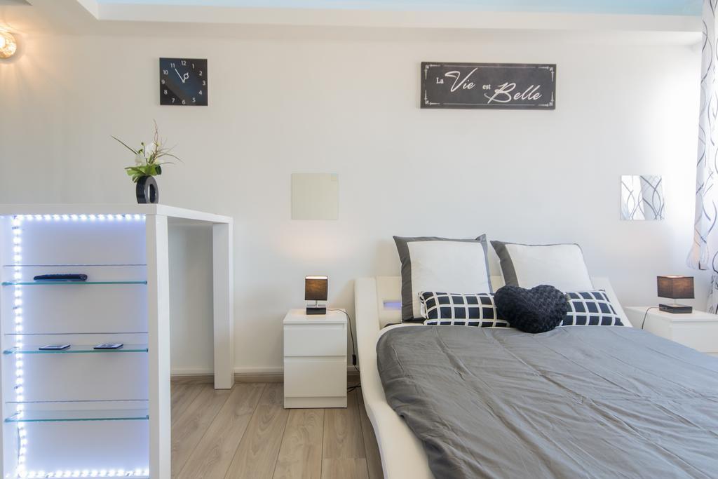 Sweethome Dijon - Black & White Ngoại thất bức ảnh