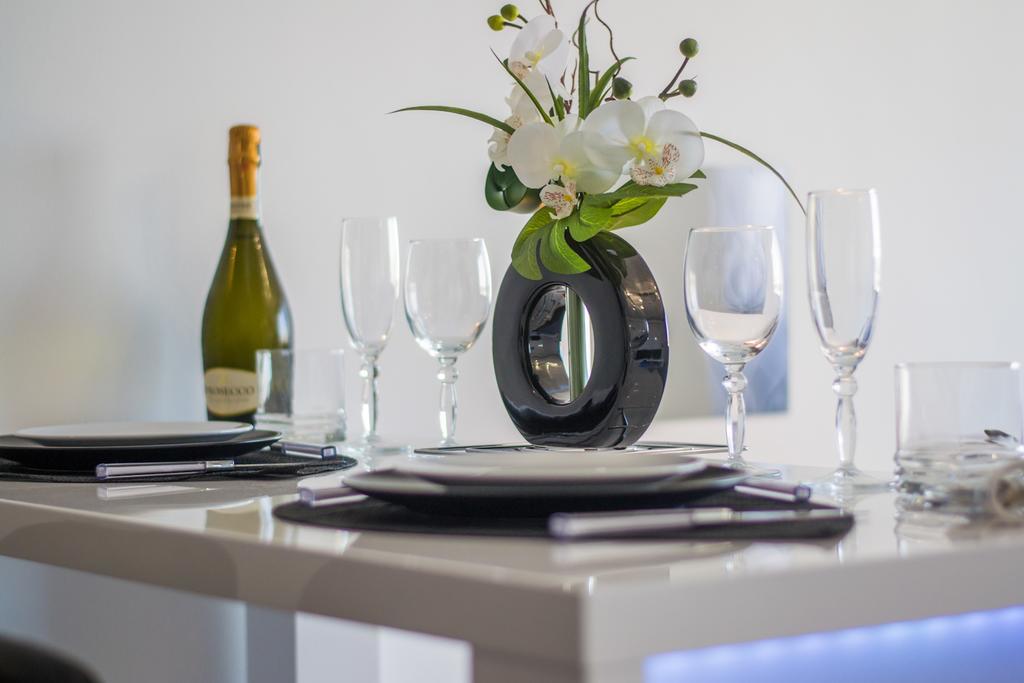 Sweethome Dijon - Black & White Ngoại thất bức ảnh