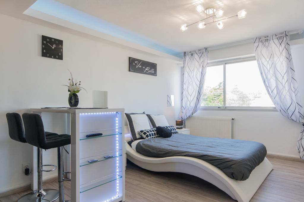 Sweethome Dijon - Black & White Ngoại thất bức ảnh